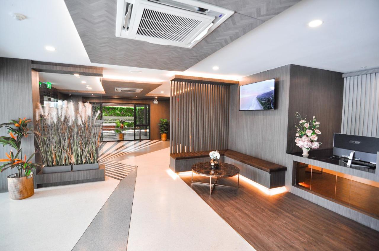 The S Block Condotel Ban Si Than Buitenkant foto