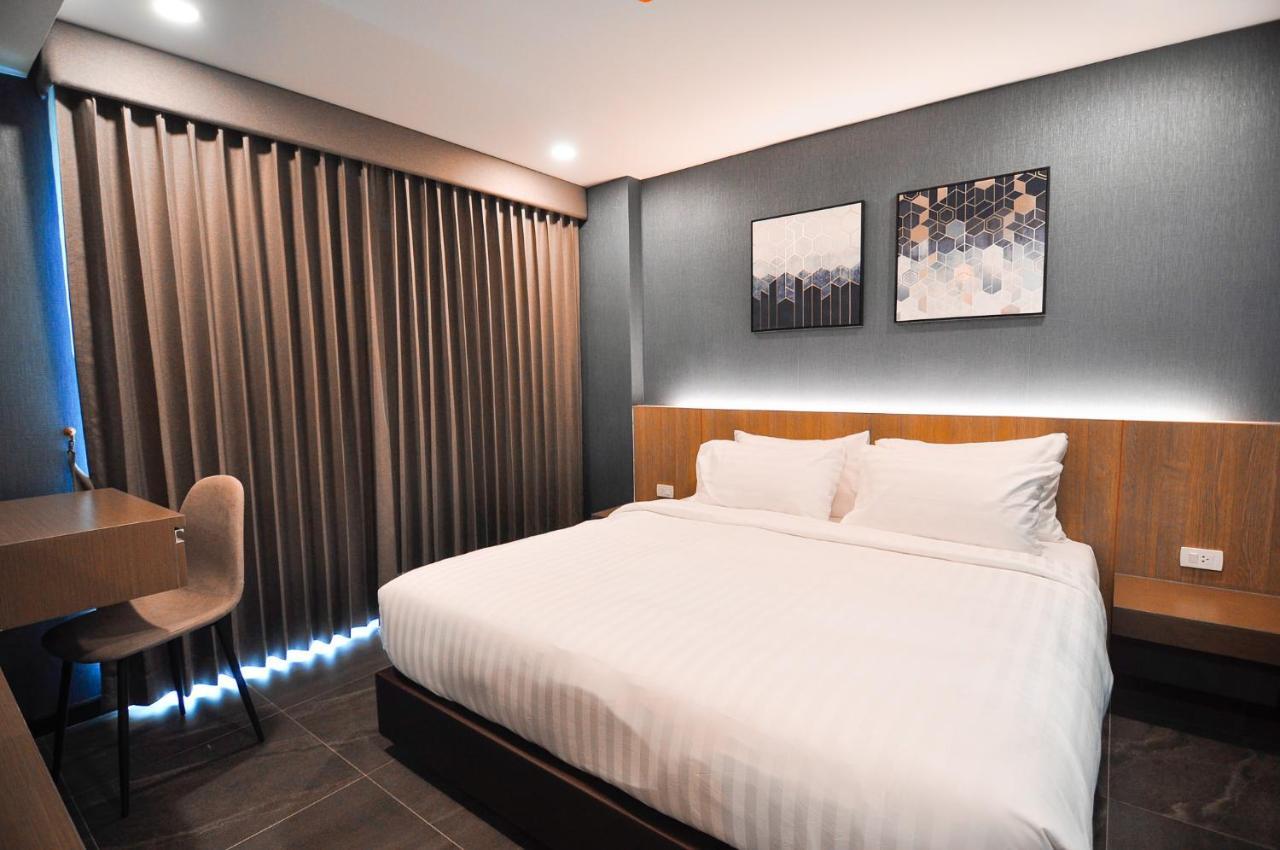 The S Block Condotel Ban Si Than Buitenkant foto