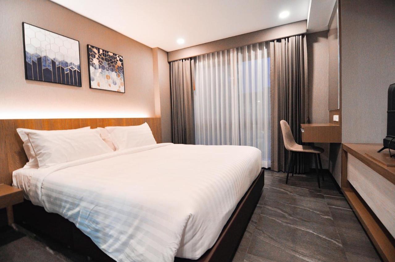 The S Block Condotel Ban Si Than Buitenkant foto